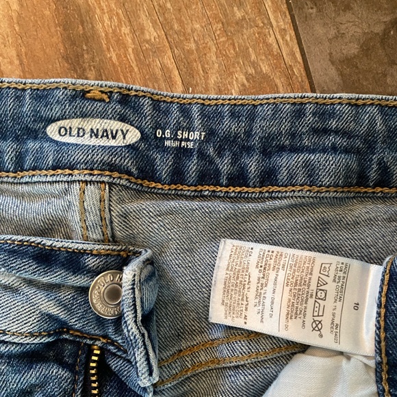 Old Navy OG Short - Picture 2 of 3